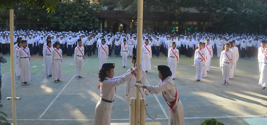 MEMUPUK NASIONALIME SISWA MELALUI PERINGATAN HUT RI KE-73