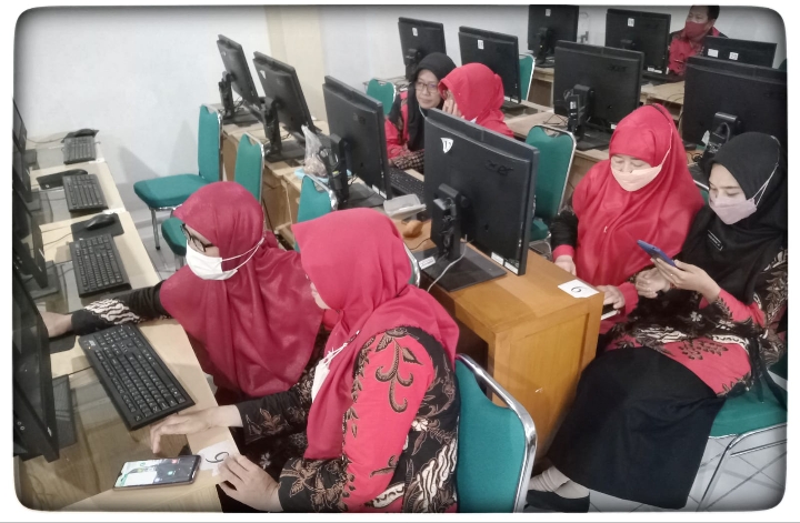 Guru SMPN 8 Surakarta Ikuti Bimtek Semangat Guru 2