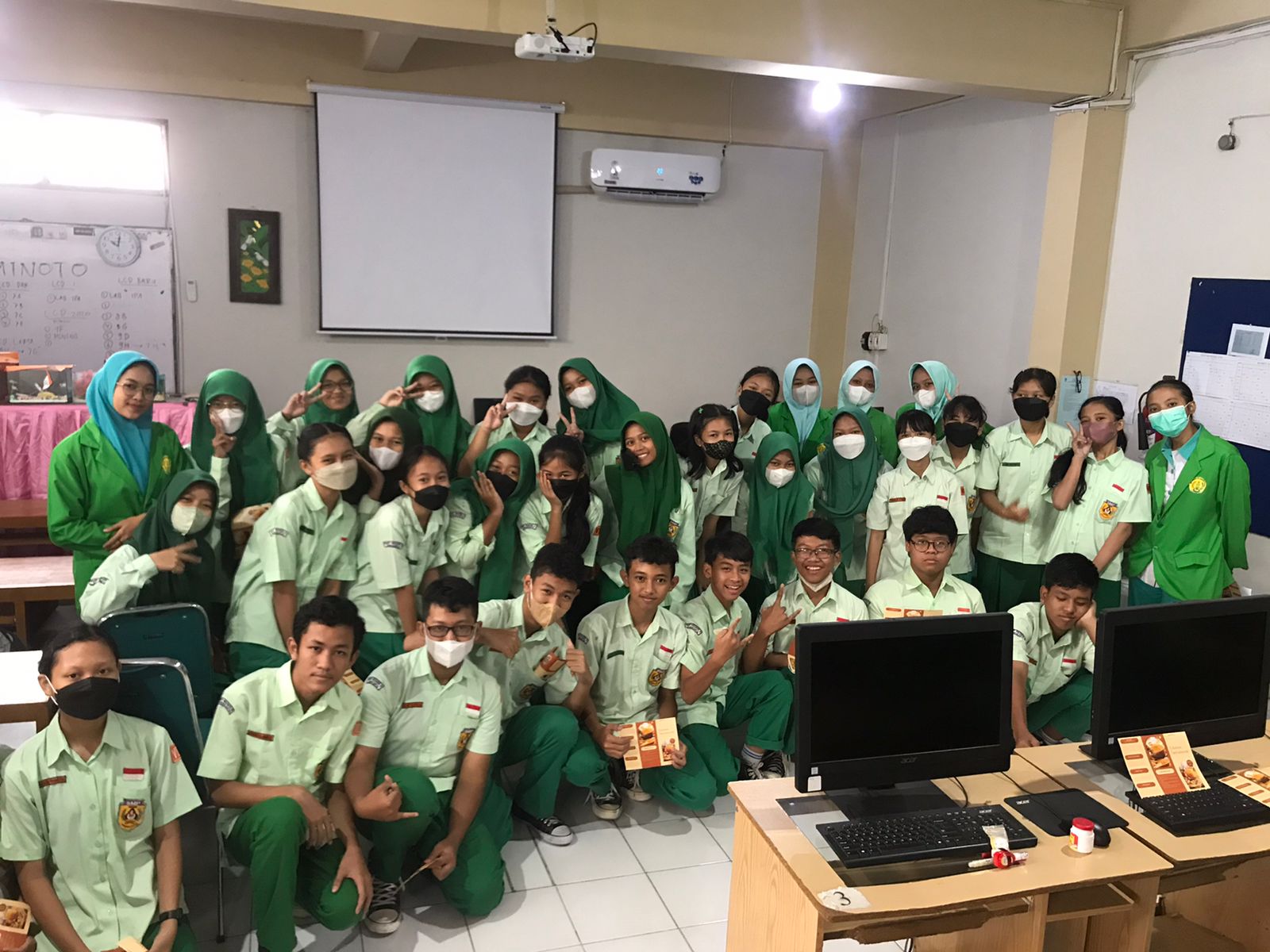 SMK MANDALA KE SMP 8 SURAKARTA