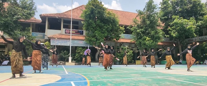 Siswa SMPN 8 Gelar Kreativitas Sebagai Persembahan HGN 2023