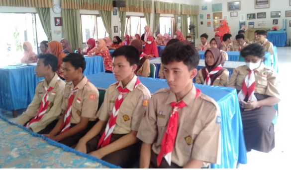 DWPUP SMPN 8 Adakan Baksos