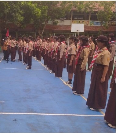 GERAKAN PRAMUKA SMPN 8 LANTIK DEWAN PENGGALANG DAN PELETON INTI