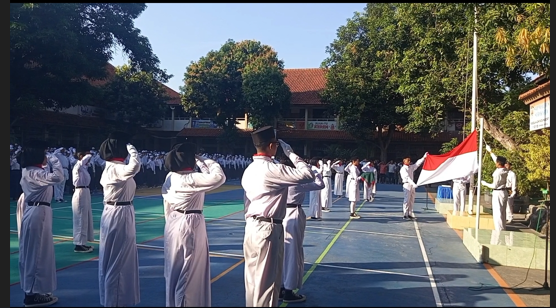 SMPN 8 Kota Surakarta Upacara HUT RI ke-79