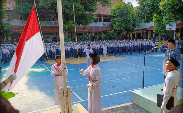 SMPN 8 Peringati HSP ke 96