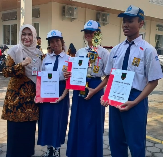 SMPN 8 Juarai Lomba Mapkat & Mapkris Tingkat Kota